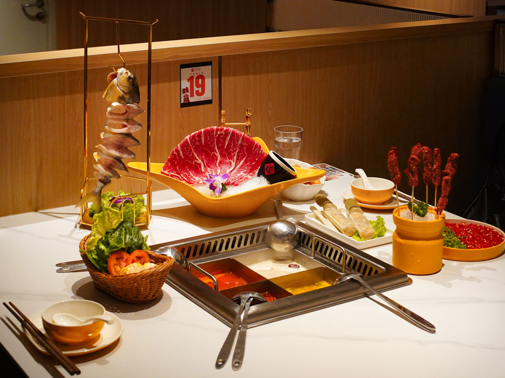 A hotpot feast needs good soup. Photo: Evan Mua/HungryGoWhere shuai jiang jun hotpot