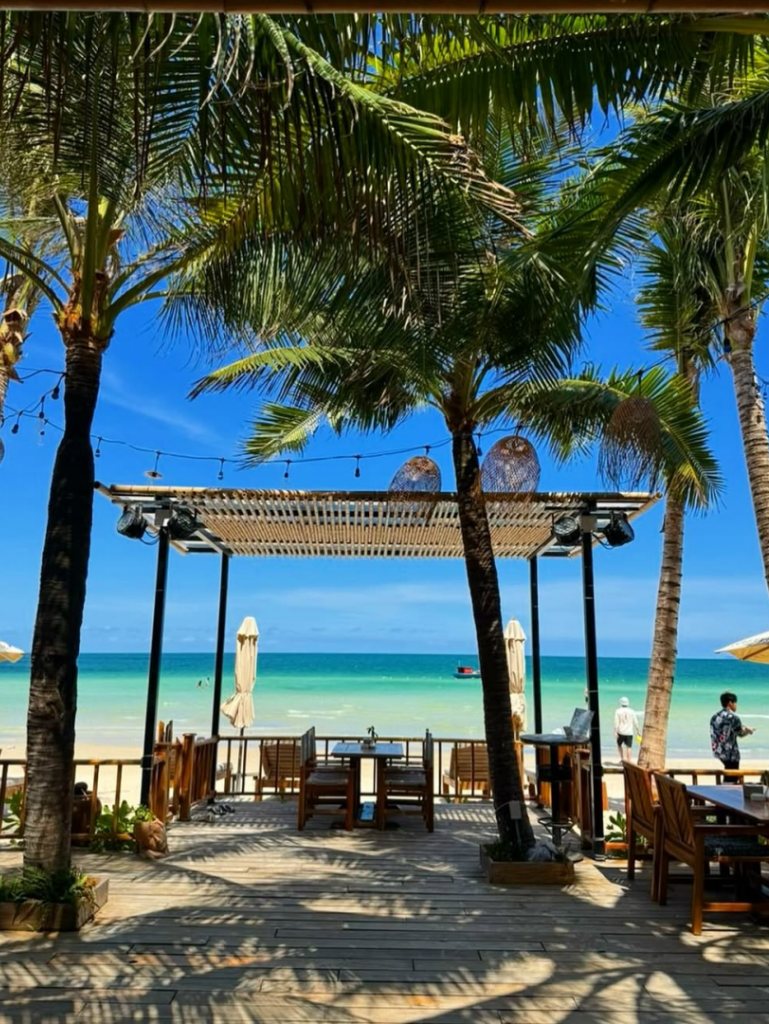 Photo: Istanbul Beach Club/Instagram Phu Quoc restaurants