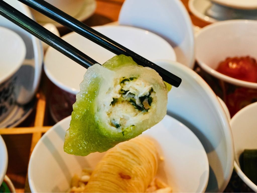 The crab meat and vegetable dumpling. Photo: Shannon Yap/HungryGoWhere si chuan dou hua