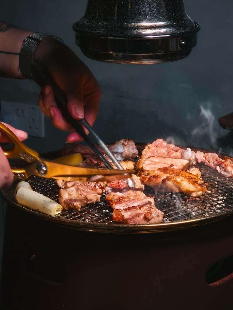 Everything is cooked for you so you don’t need to worry about (gasp) raw chicken. Photo: Sarah Chua/HungryGoWhere Song Gye Ok Singapore Telok Ayer