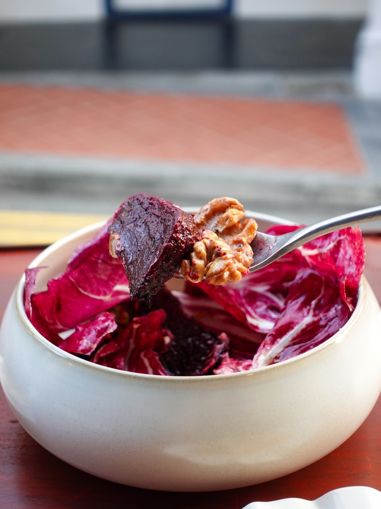 Roasted beef & goat cheese salad. Photo: Sarah Chua/HungryGoWhere Club Street Laundry Modern Australian Eatery