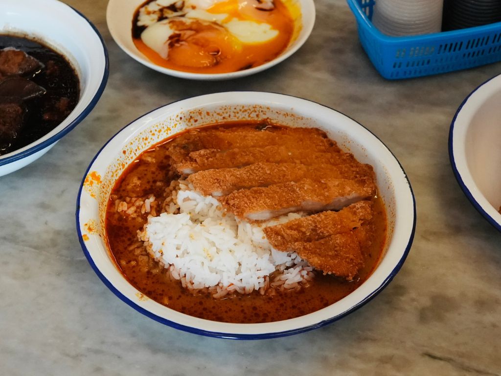The curry pork chop. Photo: Shannon Yap/HungryGoWhere chin mee chin confectionery