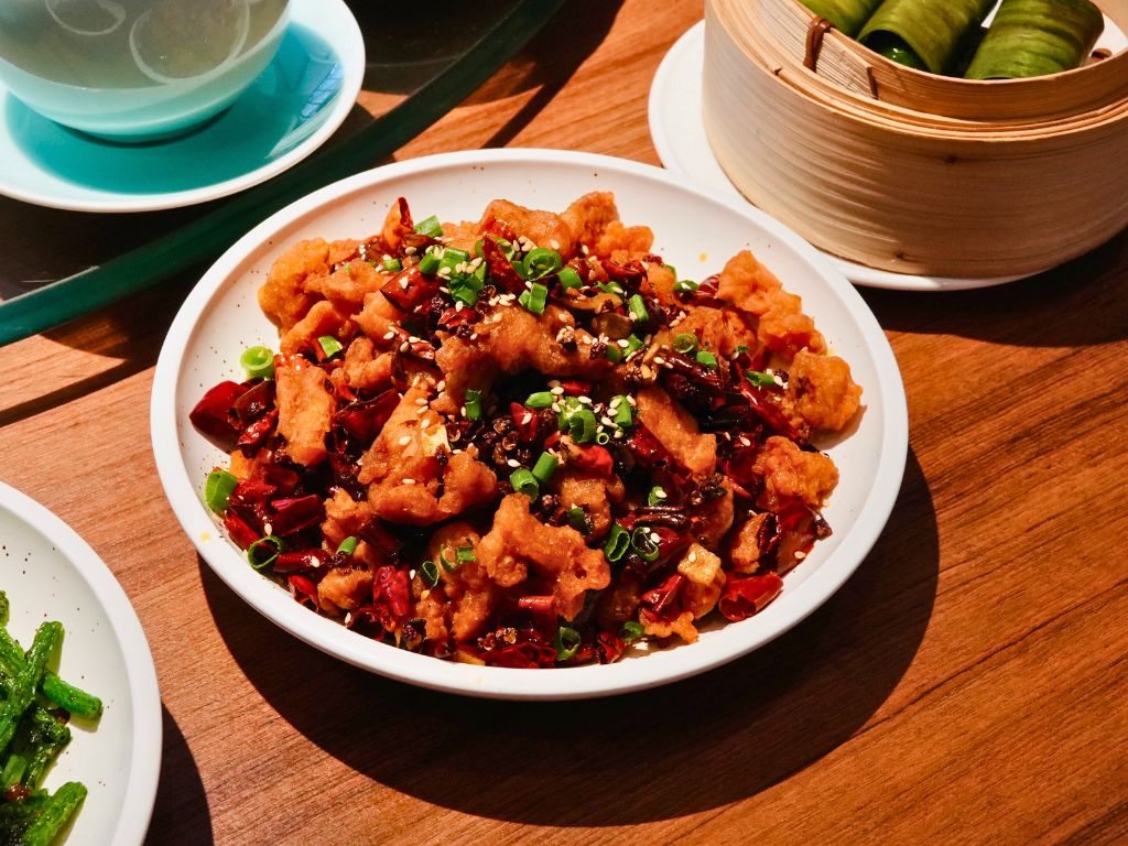 The iconic la zi ji. Photo: Shannon Yap/HungryGoWhere si chuan dou hua