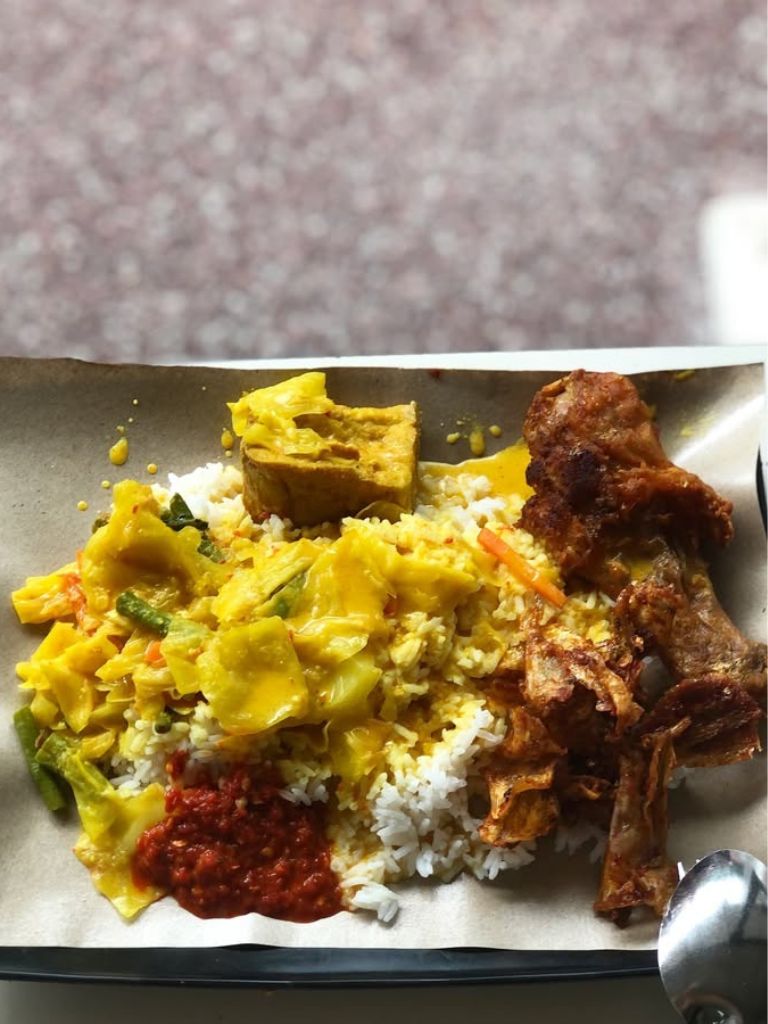 Photo: @onekuehatatime/Instagram newton food centre