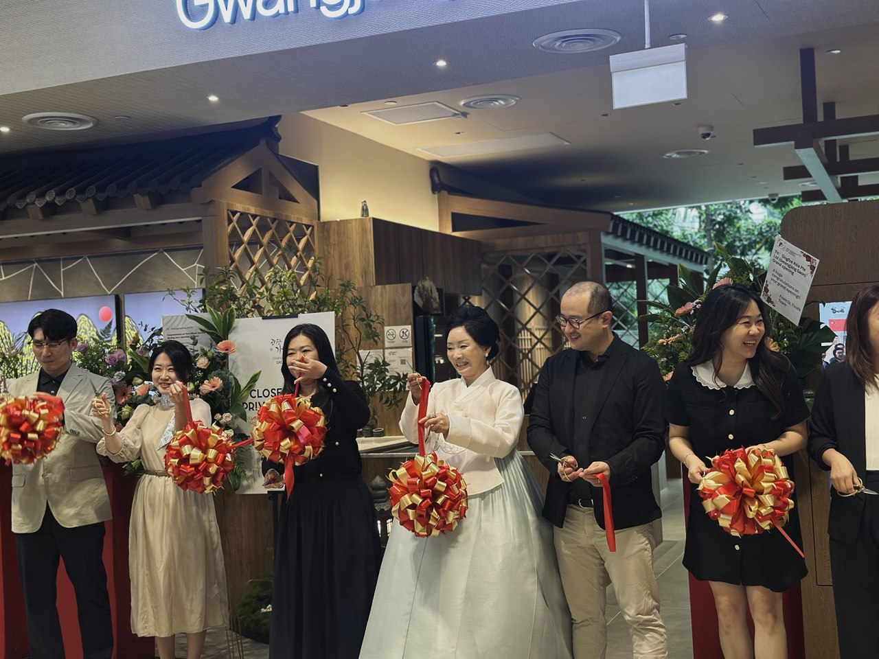 The grand opening. Photo: Shannon Ong/HungryGoWhere gwangjang gaon