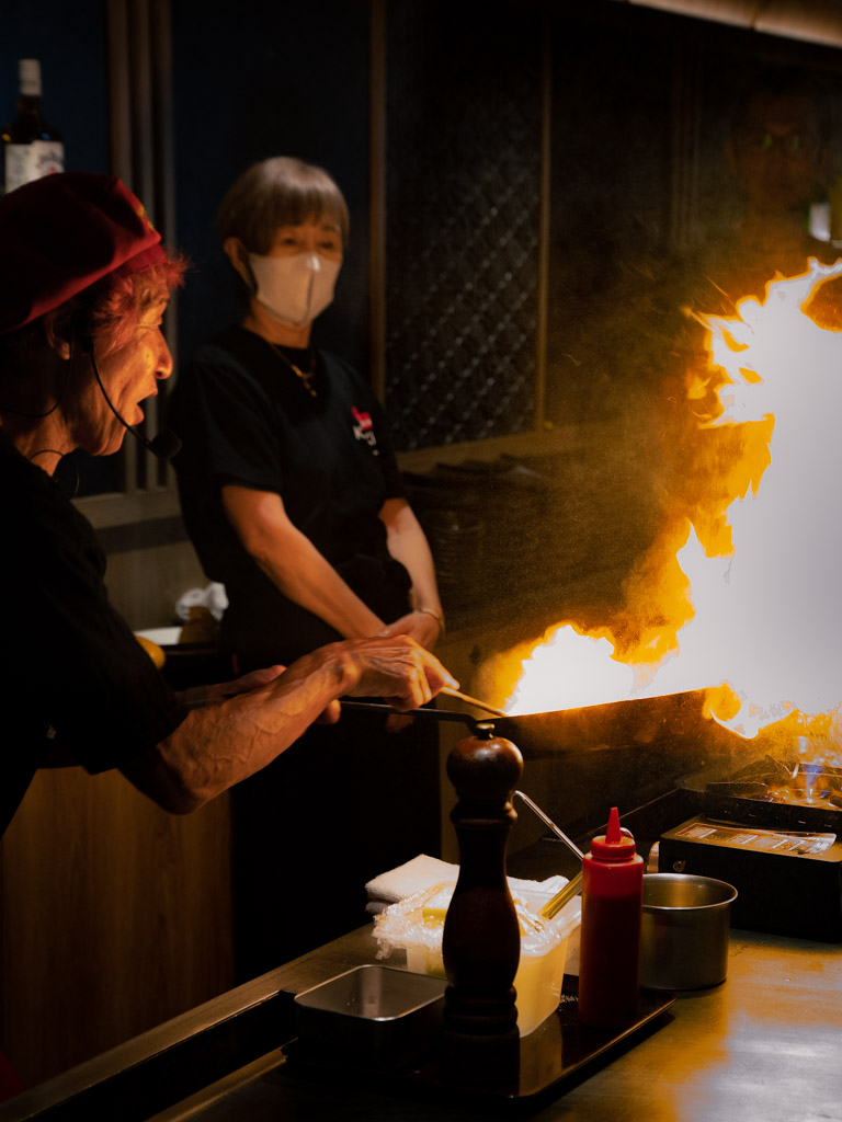 His performance is all about making people smile. Photo: Evan Mua/HungryGowhere kichi kichi omurice