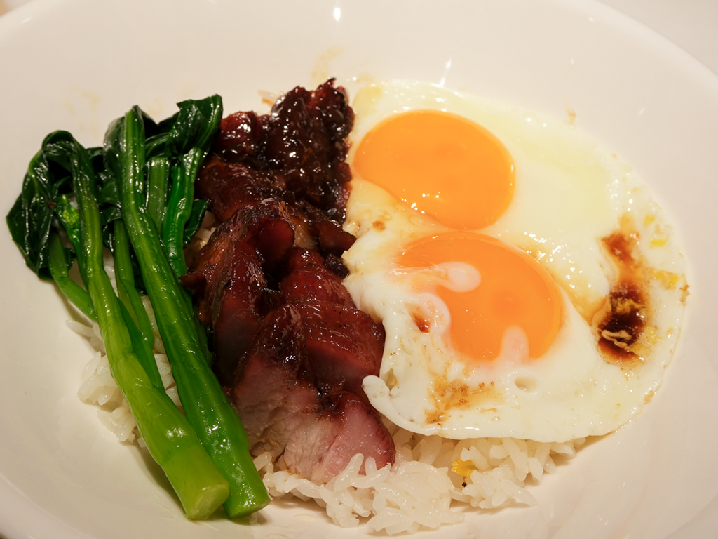 The char siew rice is deeply comforting. Photo: Gary Lim/HungryGoWhere keming bing sat