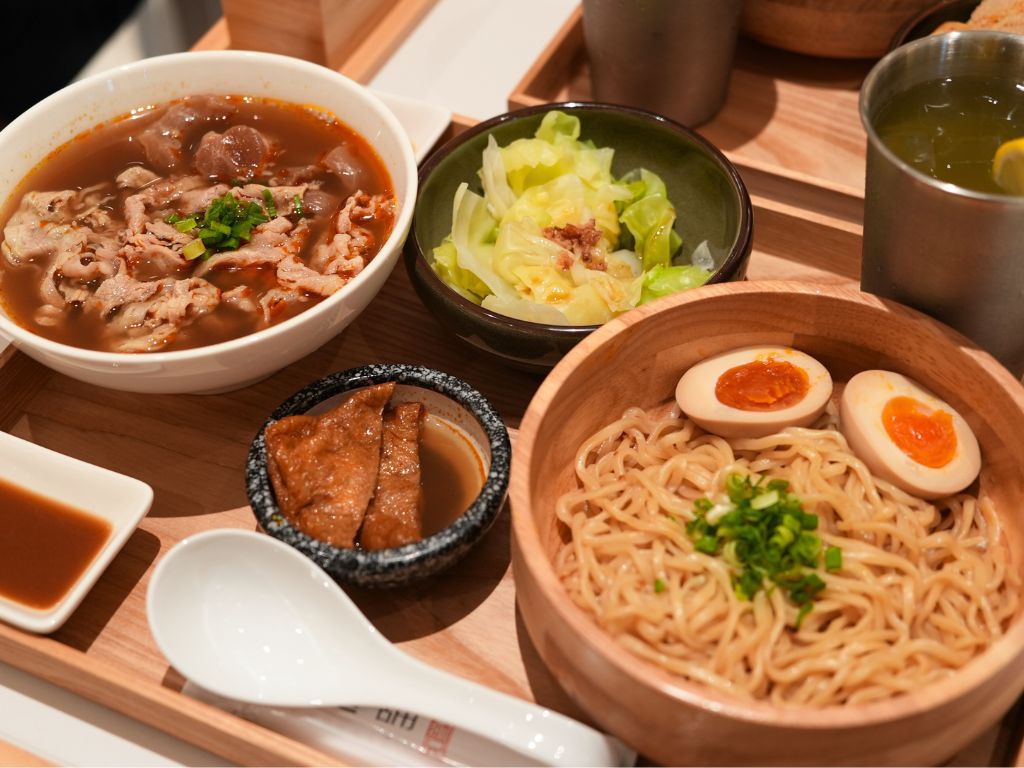 The spicy beef soup set. Photo: Angeline Ang/HungryGoWhere places to eat in singapore