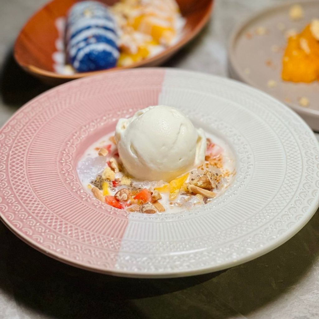 Fi Woodfire Thai has newly rolled out a slew of Thai desserts. Photo: Shannon Yap/HungryGoWhere Fi Woodfire Thai
