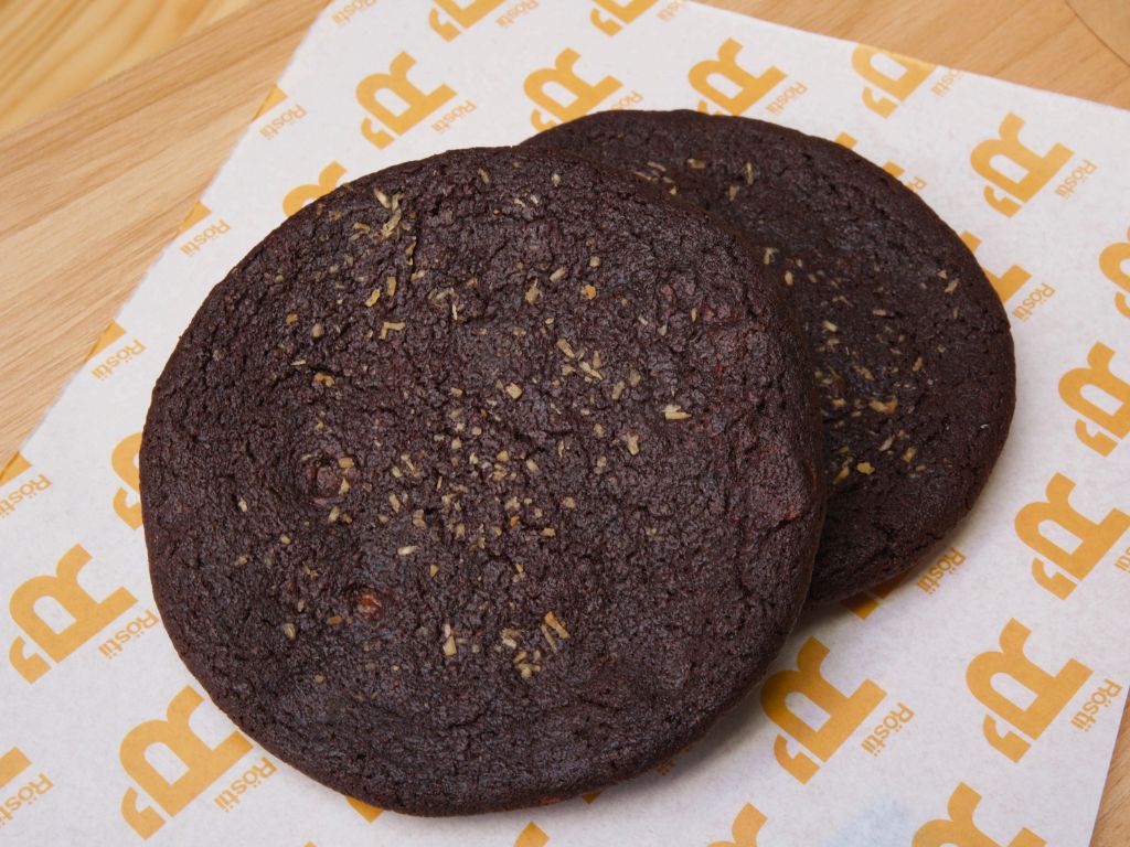 Big chocolate cookie. Photo: Angeline Ang/HungryGoWhere rostii telok ayer