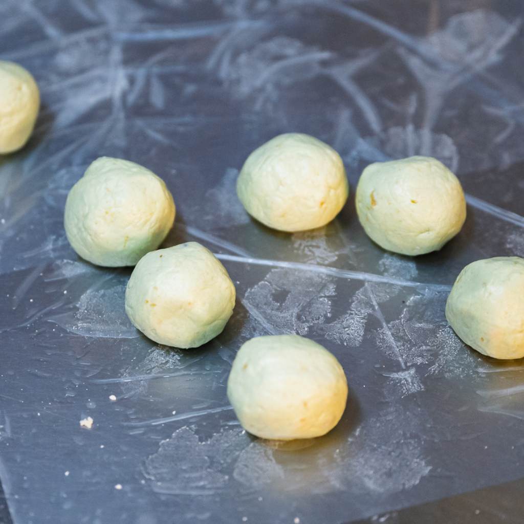12 pl-hung huat cakes and pastries-ondeh ondeh-hungrygowhere