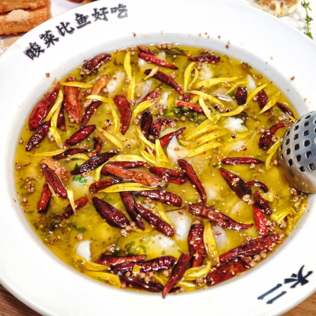 Suan cai & fish. Photo: Tai Er/Instagram suan cai yu singapore