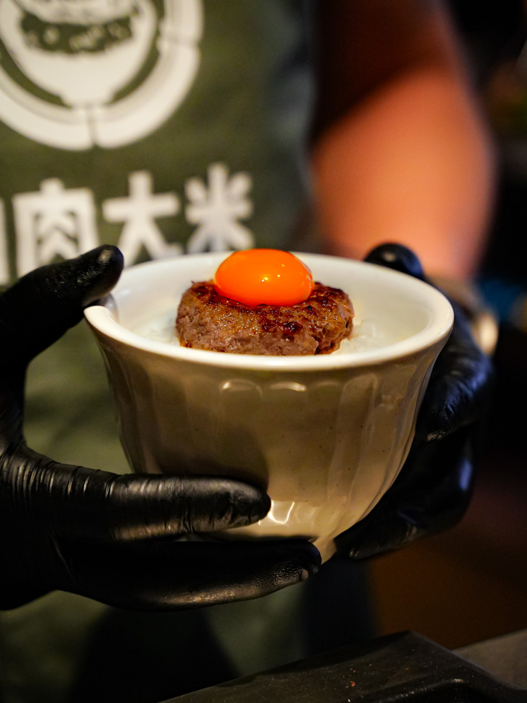 High potential for egg porn here. Photo: Evan Mua/HungryGoWhere Niku Niku Oh!! Kome