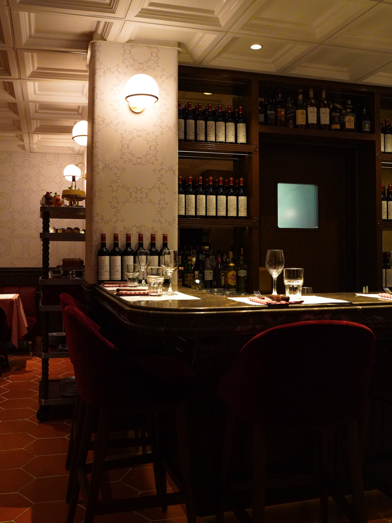 It’s chic, timeless Parisian. Photo: Evan Mua/HungryGoWhere la vache singapore