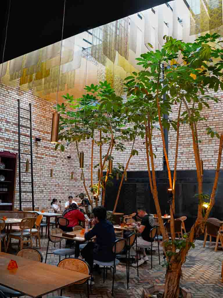 The gorgeous high ceilings and decor remind us of Bali. Photo: Evan Mua/HungryGoWhere KL chow kit