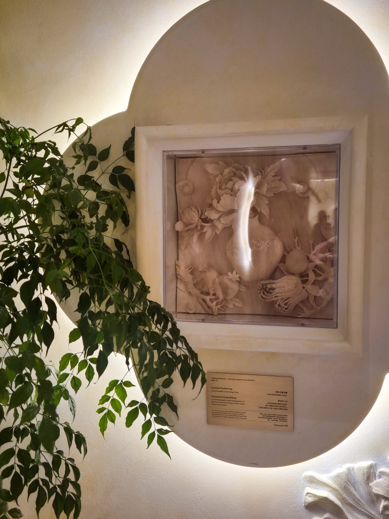 The woodwork interpretation. Photo: Sarah Chua/HungryGoWhere Tomacado Singapore Floral Themed Paragon
