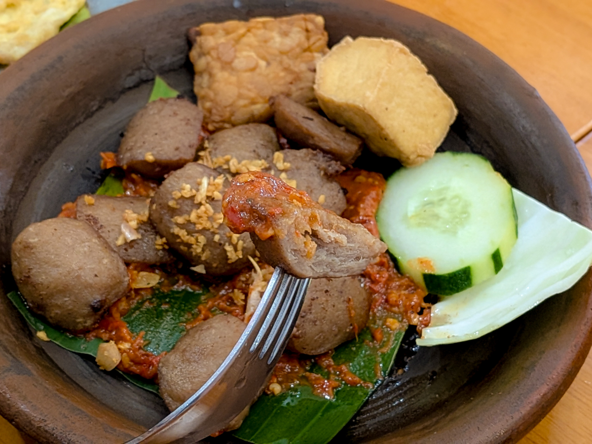 Smashed beef meatballs that’s springy in every bite. Photo: Gary Lim/HungryGoWhere Warung Leko Singapore