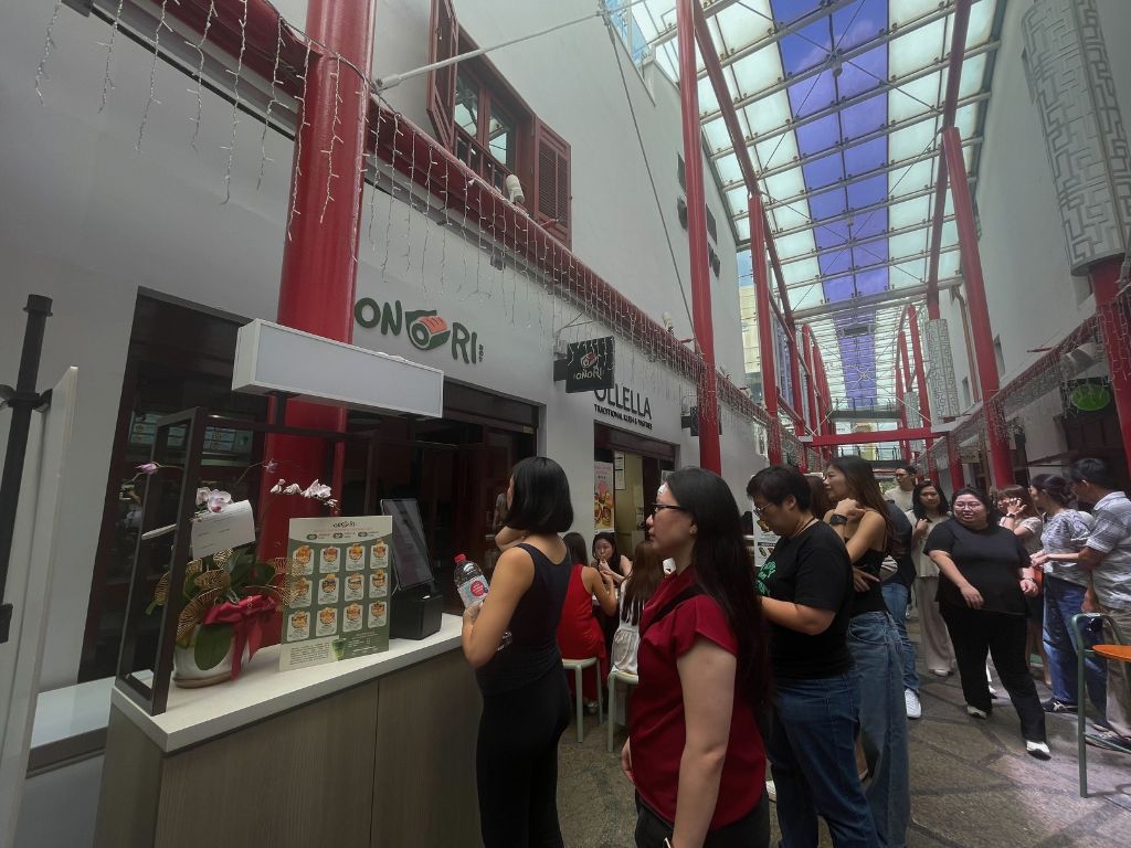 Long, snaking queues for Onori. Photo: Abigail Buligan/HungryGoWhere onori amoy street