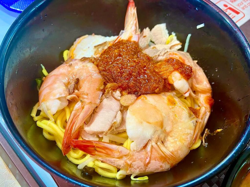 Prawn noodle, dry. Photo: @henryteo67/Instagram Alexandra Village Food Centre