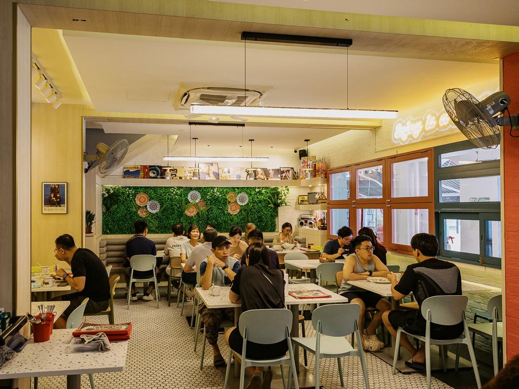 Heartland by Enjoy’s retro interior. Photo: Ravin Thiruchelvam/HungryGoWhere Heartland by Enjoy