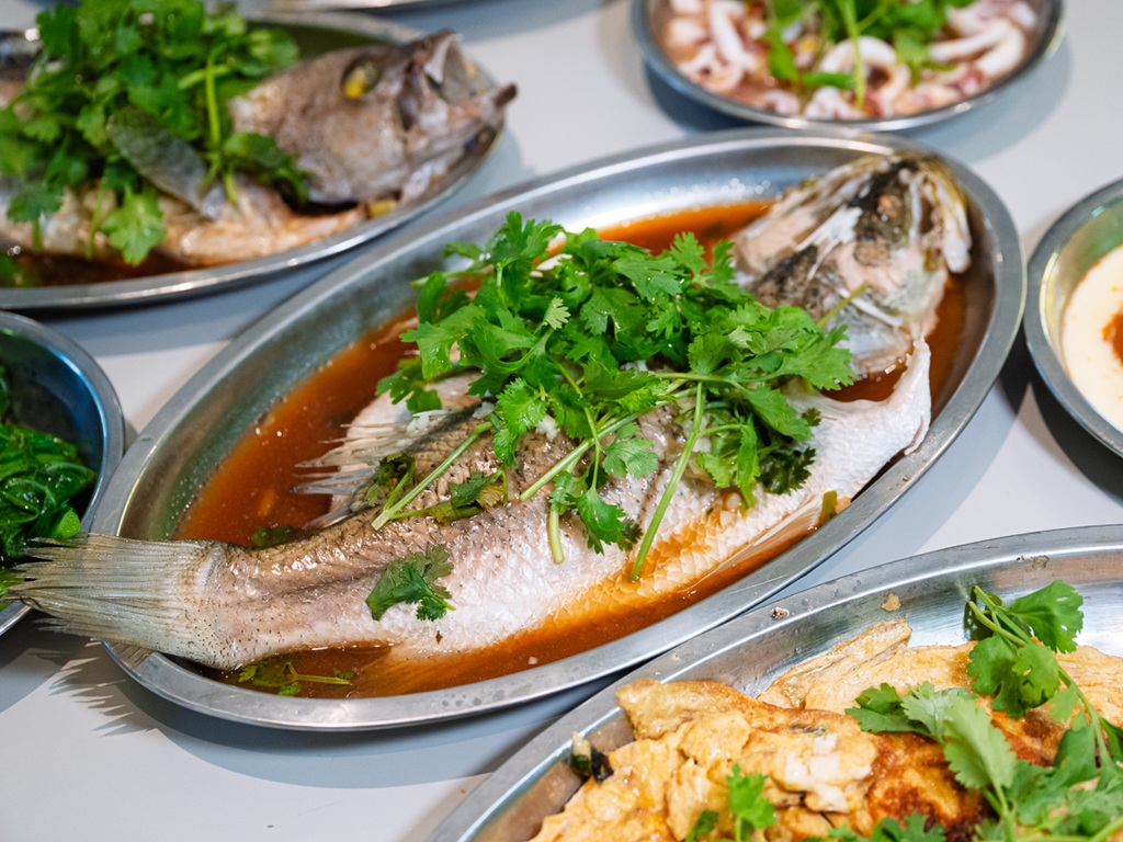 Seabass at Hee Hee Hee Steam Fish. Photo: Abdul Rahim Anwar/HungryGoWhere Hee Hee Hee Steamed Fish