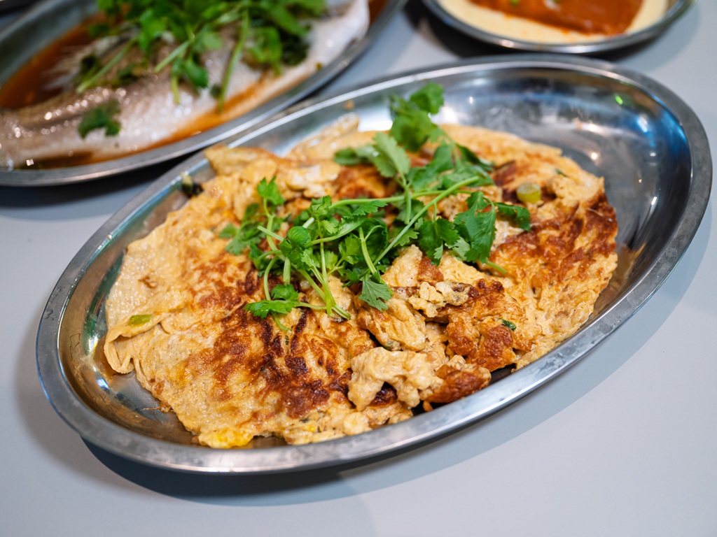 Hee Hee Hee Steam Fish’s cai poh egg. Photo: Abdul Rahim Anwar/HungryGoWhere Hee Hee Hee Steamed Fish