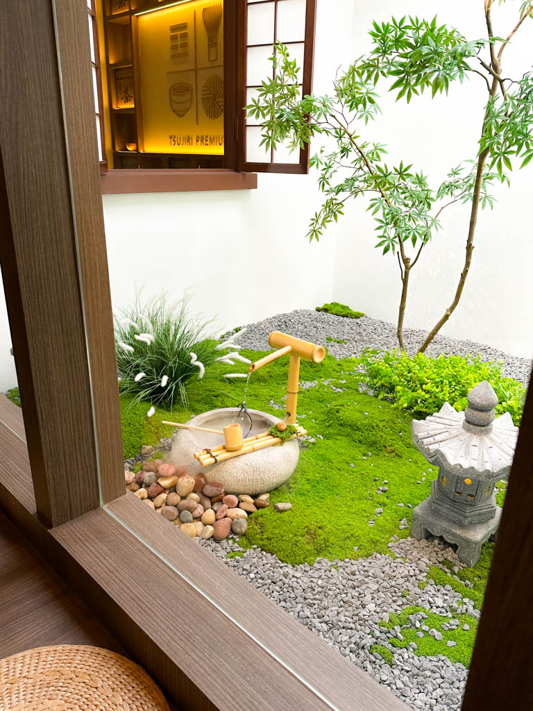 Zen garden in a cafe? Photo: Evan Mua/HungryGoWhere tsujiri premium tanjong pagar