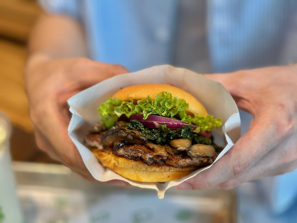 shake shack x nae:um