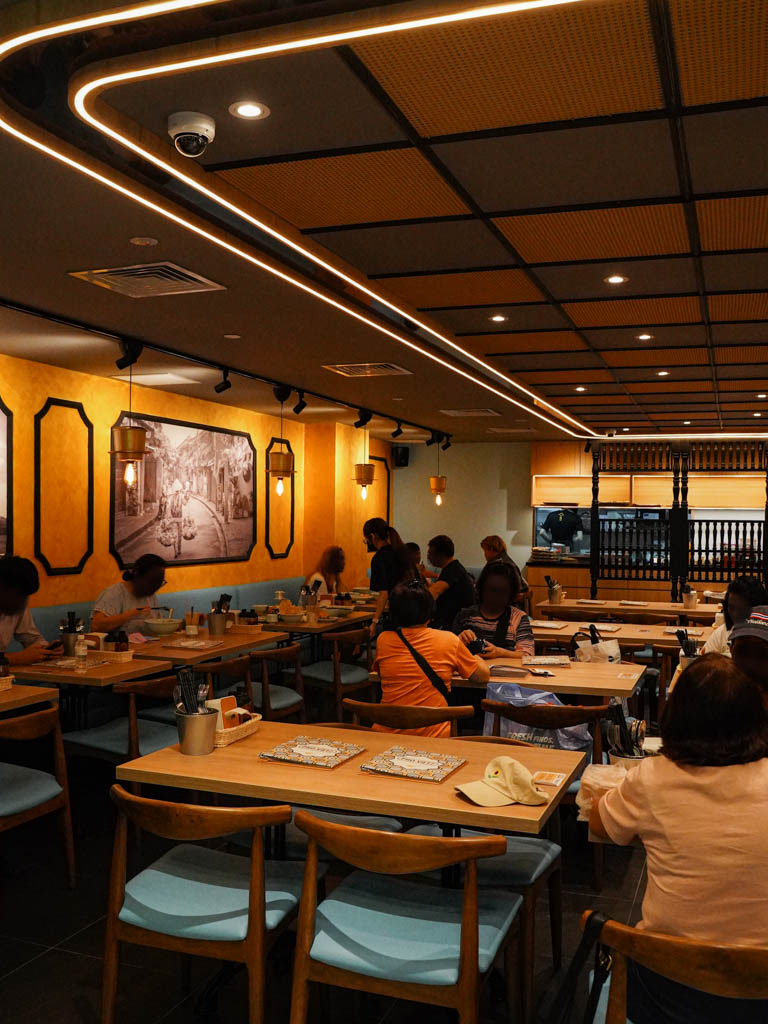 Go to B1 of Bugis Junction. Photo: Evan Mua/HungryGoWhere pho vietz singapore