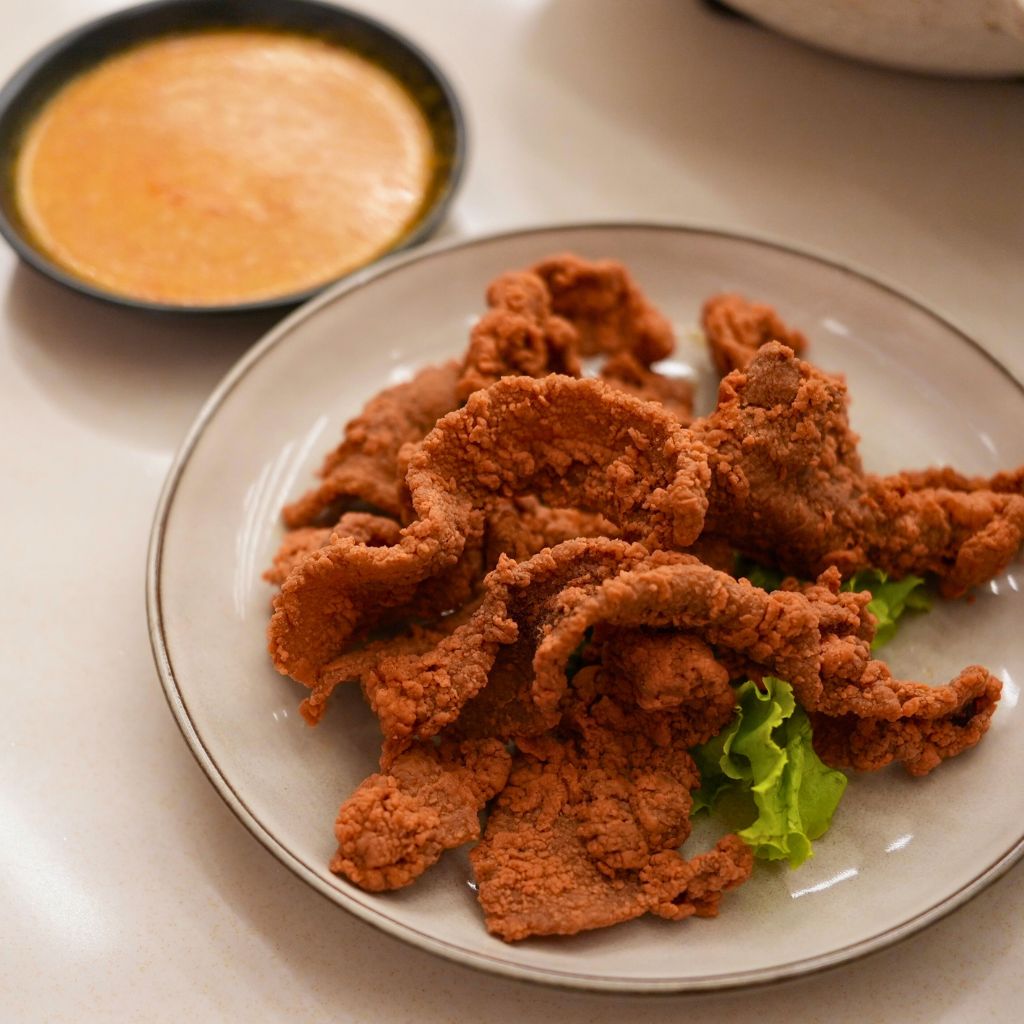 This was cracklin’ good! Photo: Shannon Yap/HungryGoWhere Tiong Bahru Hainanese Boneless Chicken Rice Takashimaya