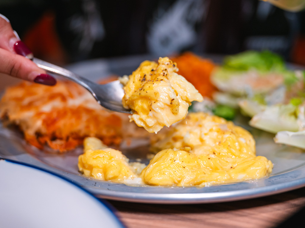 Soft, creamy and buttery scrambled eggs. Photo: Abdul Rahim Anwar/HungryGoWhere poonsti nus