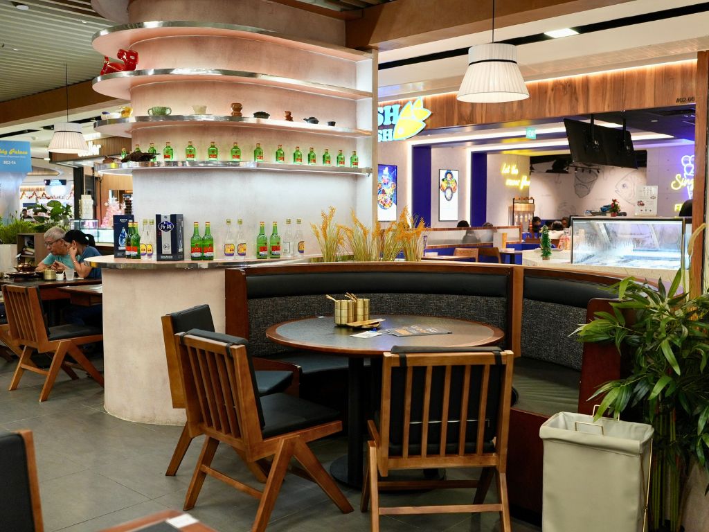 We think Golden Chopsticks’ space is a whole vibe! Photo: Shannon Yap/HungryGoWhere Golden Chopsticks Century Square