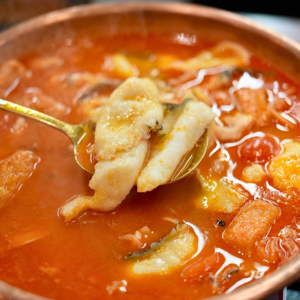 Think Sichuan fish with pickled mustard greens, albeit with a zesty, refreshing twist. Photo: Shannon Yap/HungryGoWhere Golden Chopsticks Century Square