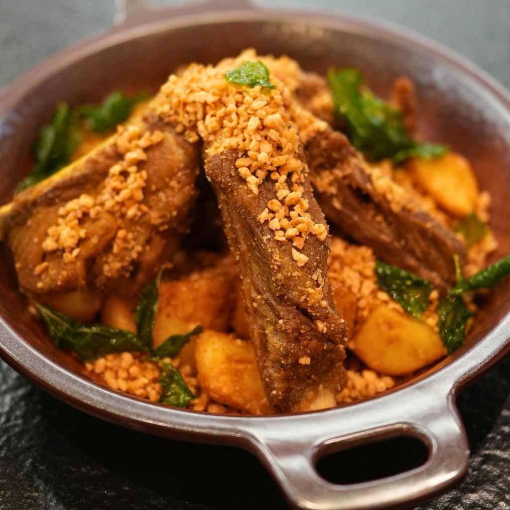 This one’s for the garlic lovers. Photo: Shannon Yap/HungryGoWhere Golden Chopsticks Century Square