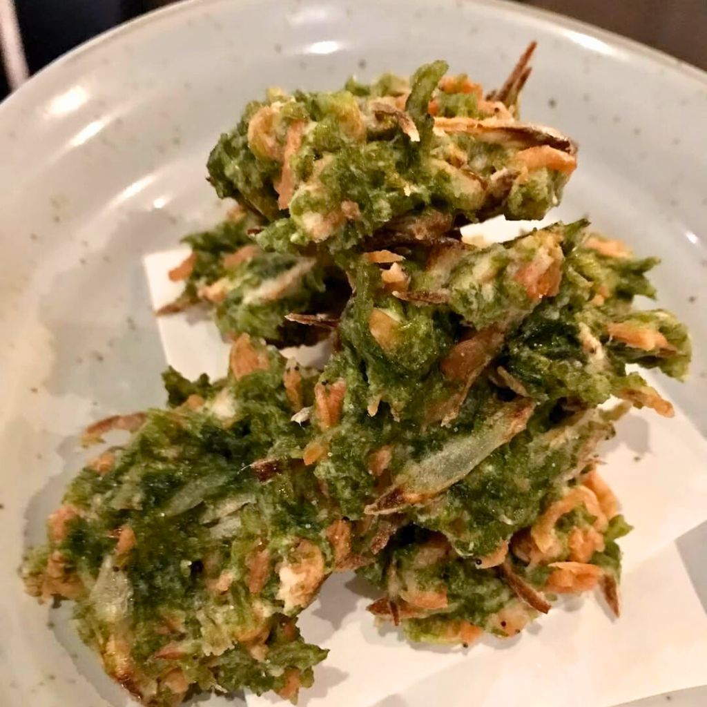 Deep-fried Okinawan green seaweed with Sakura prawns. Photo: ShinnSato Okinawa Cuisine/Instagram Orchard Plaza