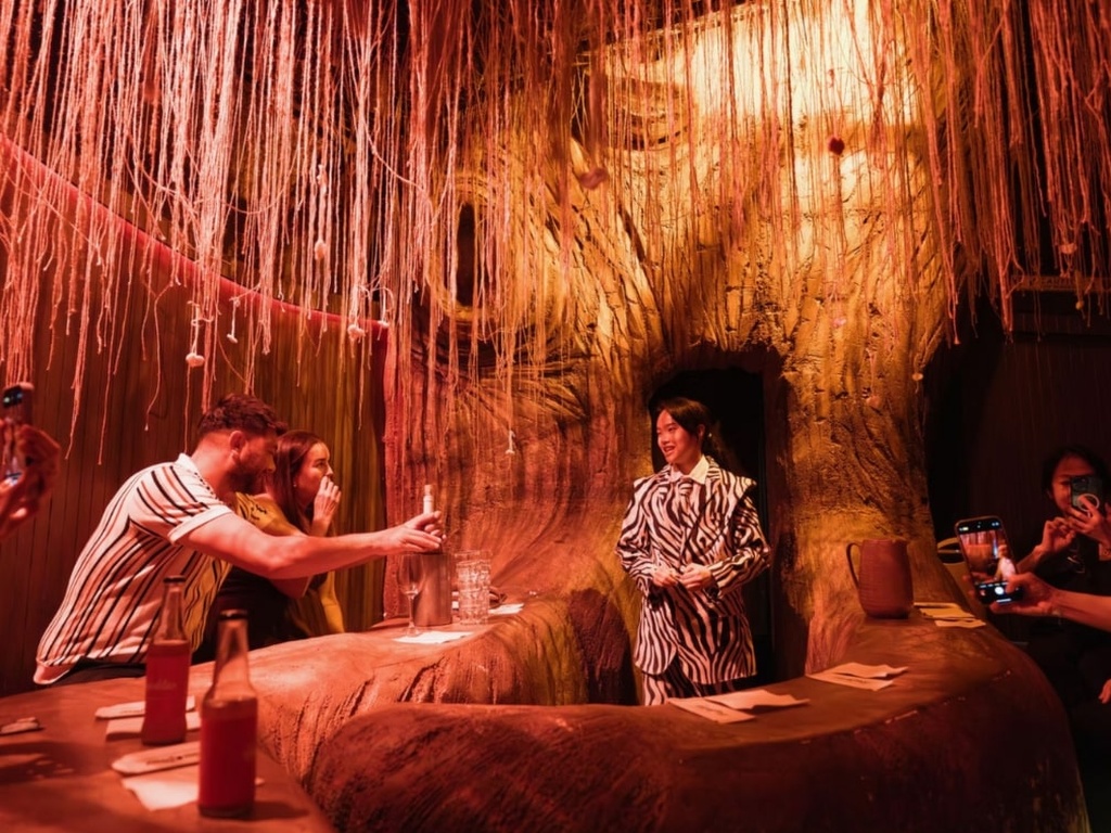 Photo: absurdities.com.sg Unique dining experiences Singapore