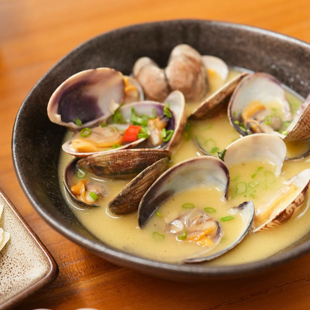 Clams and sake sound like a pretty damn good combo. Photo: Shannon Yap/HungryGoWhere van kafe jurong