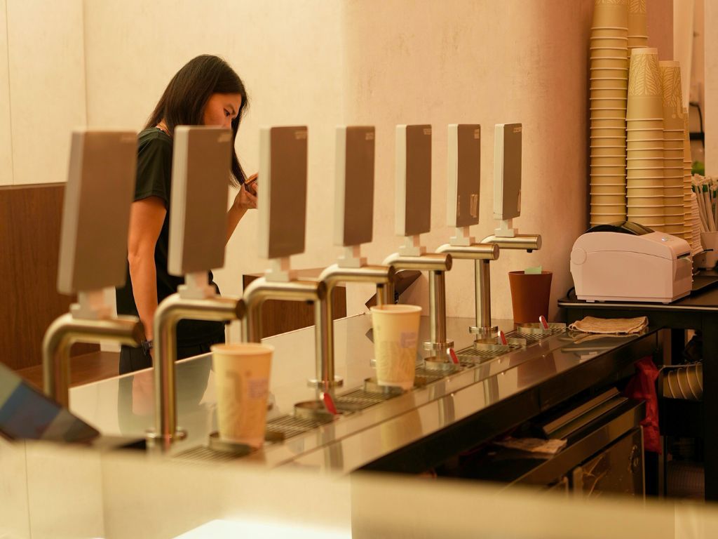 Tea enthusiasts in Tengah should pop by Tea Dot to try its offerings. Photo: Shannon Yap/HungryGoWhere tea dot tengah