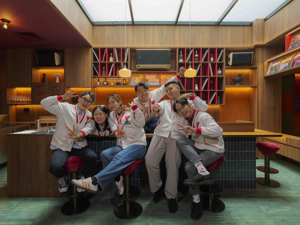 Uno Jang and the BOP team, all of whom were from Jigger & Pony Group. Photo: BOP BOP cocktail bar