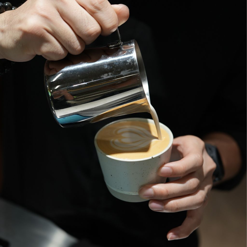 We appreciate simple, yet well-done latte art. Photo: Shannon Yap/HungryGoWhere diff specialty coffee