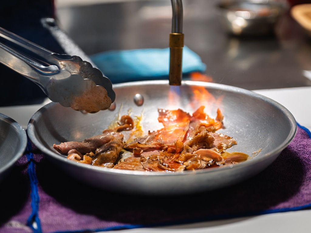 Peko Peko now torches your protein bowls on the spot. Photo: Abdul Rahim Anwar/HungryGoWhere peko peko