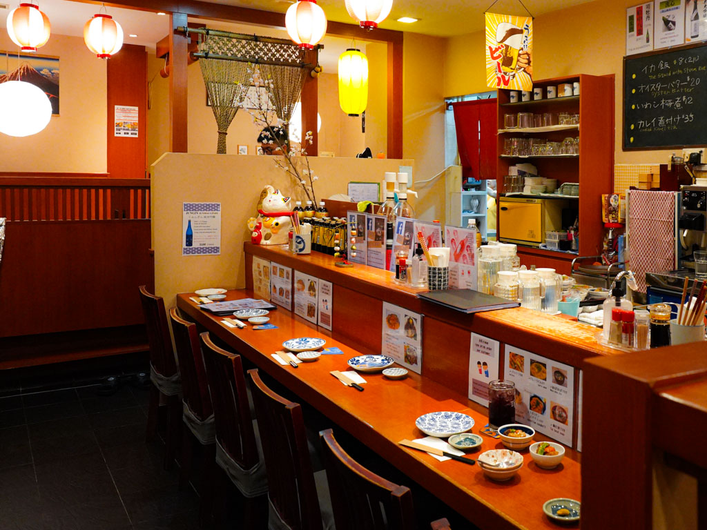 Does this not feel so old-school? Photo: Evan Mua/HungryGoWhere keria cuppage plaza