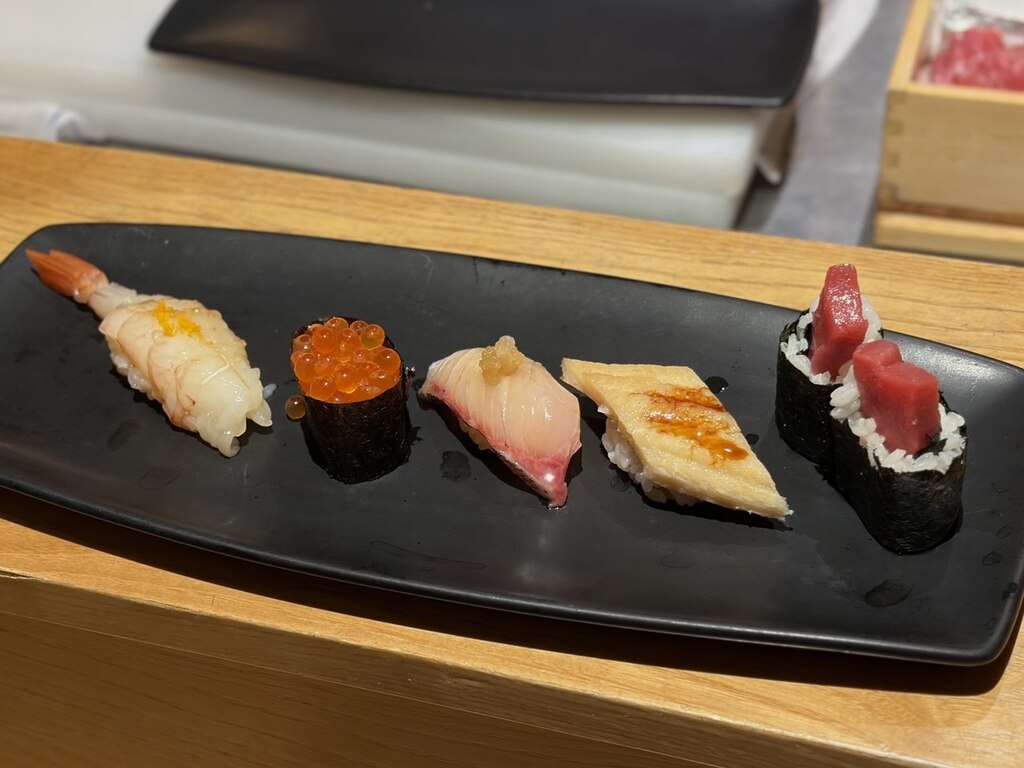 From left to right: Aka ebi (red shrimp), ikura, shima aji, anago (conger eel), Chuturo maki. Photo: Shannon Ong/HungryGoWhere haku sushi