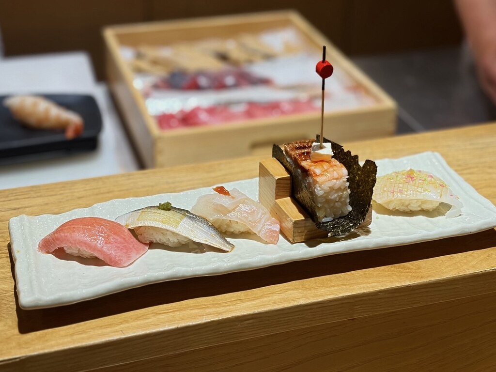 From left to right: Chutoro, kohada (gizzard shad), hirame (flounder), “hako sushi inside unagi and prawn topping cheese”, ika (spear squid). Photo: Shannon Ong/HungryGoWhere haku sushi