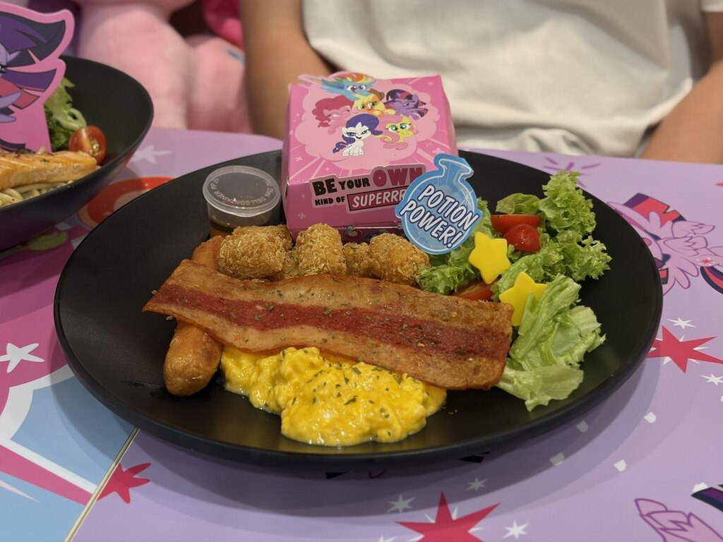 Photo: Shannon Ong/HungryGoWhere wong fu fu my little pony pop-up