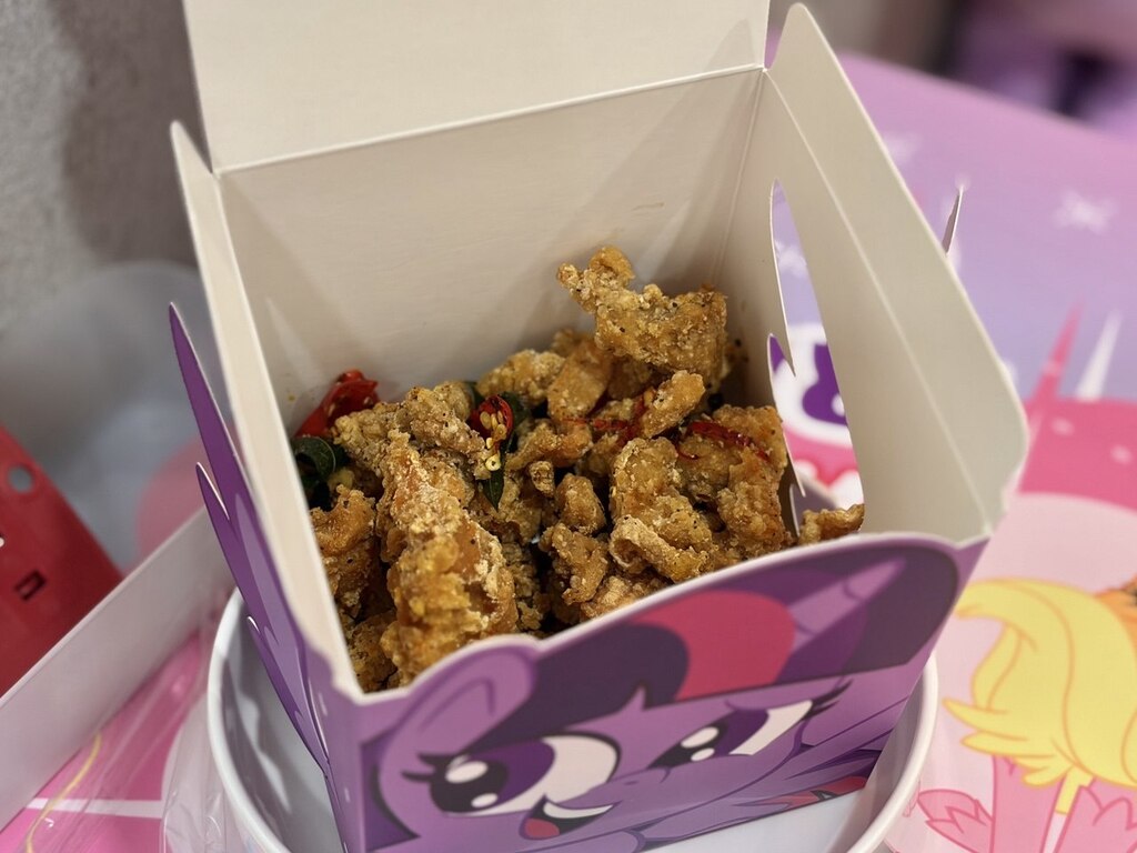 Crispy Taiwan salt and pepper chicken. Photo: Shannon Ong/HungryGoWhere wong fu fu my little pony pop-up