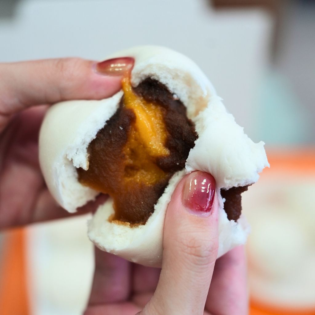Get a little bit of everything with the one-of-a-kind Yuan Yang pau. Photo: Shannon Yap/HungryGoWhere tanjong rhu pau