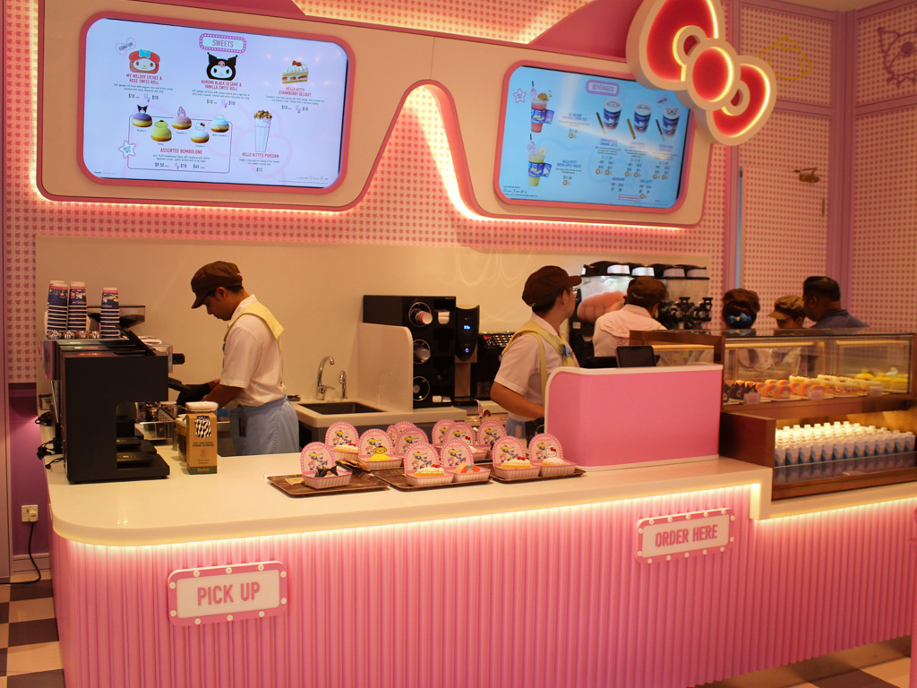 superstar cafe sanrio uss