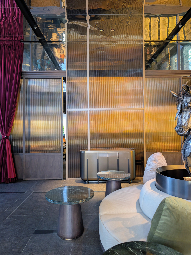 hathaway autograph varel singapore