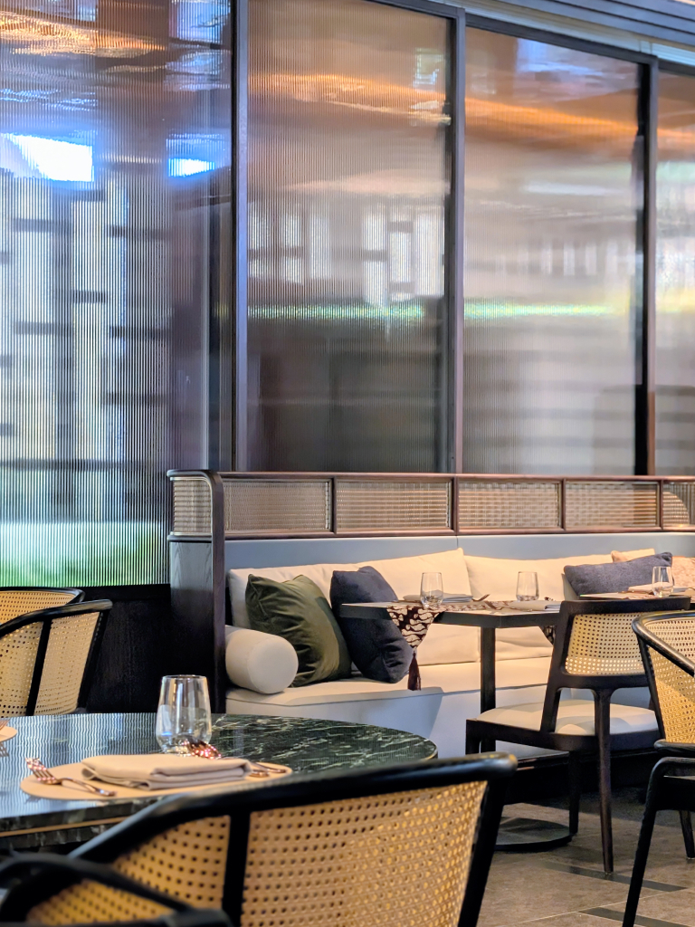 hathaway autograph varel singapore